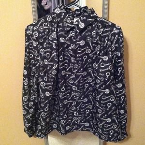 Vintage black & white key button-up