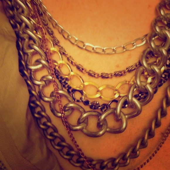 Multi-tiered, mixed-materials necklace