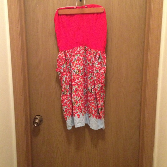 Floral summer dress with pockets