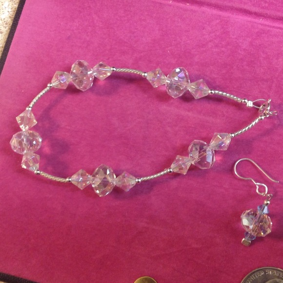 Pink/clear crystal Bracelet and earrings - Picture 3 of 4