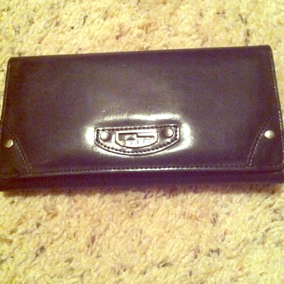 🔴sold🔴NWOT Guess wallet