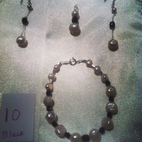 White and black set of (3) new