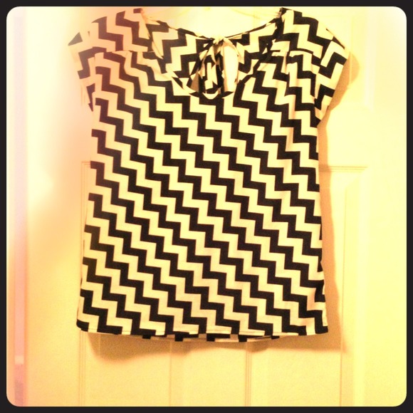 Graphic blouse