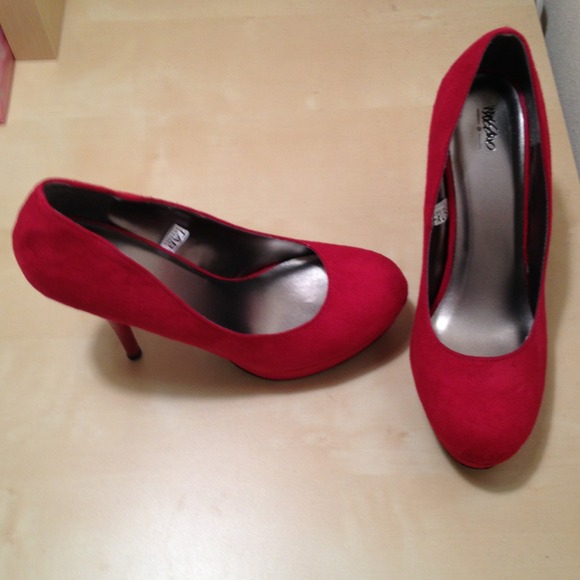 Shoes - New red suede heels