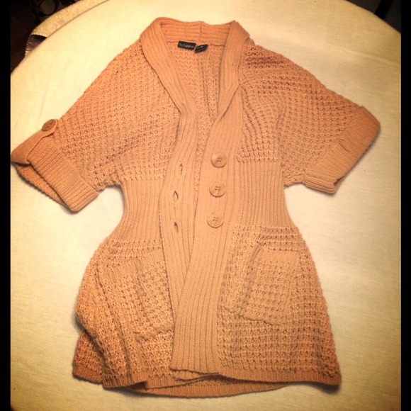 Buckle Sweater size XL never warn!
