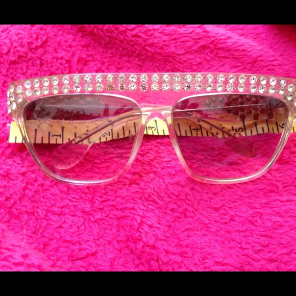 REDUCED to $25 🎯 VINTAGE CRYSTAL SUNGLASSES 😎 - Picture 4 of 4