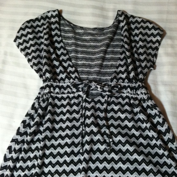 Super cute top with sparkles.