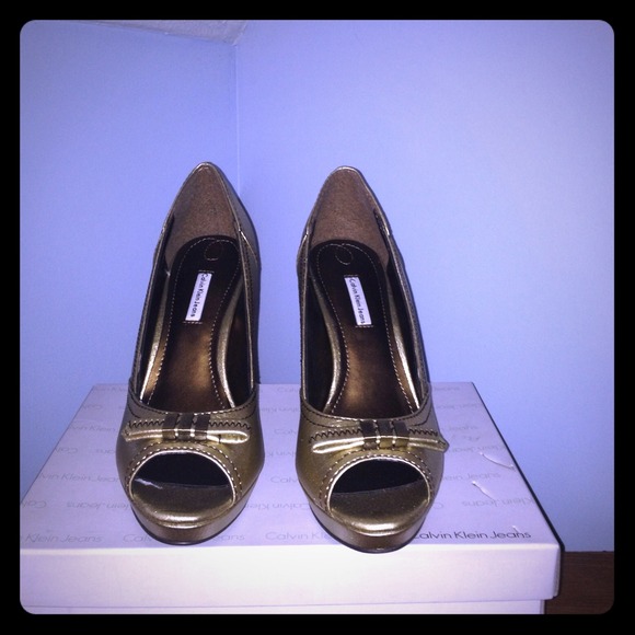 Calvin Klein size 11 Heels never worn!
