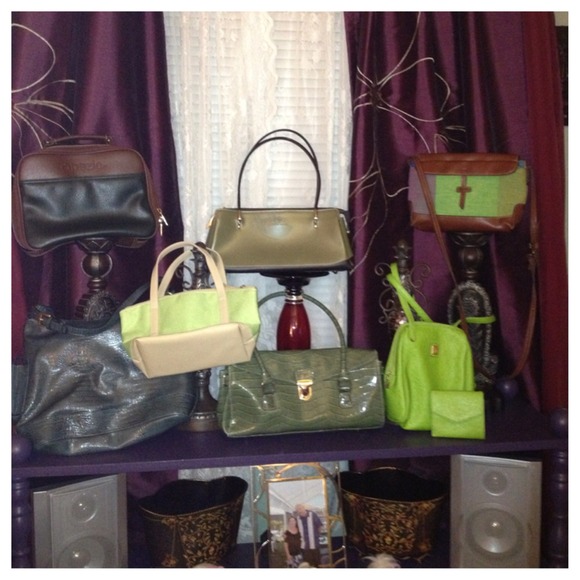 Liz Claiborne Handbags - ✋Currently Unavailable✋ Liz Claiborne Handbags - ✋Currently Unavailable✋
