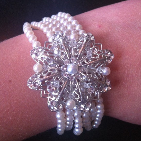 Jewelry - Feminine Bracelet