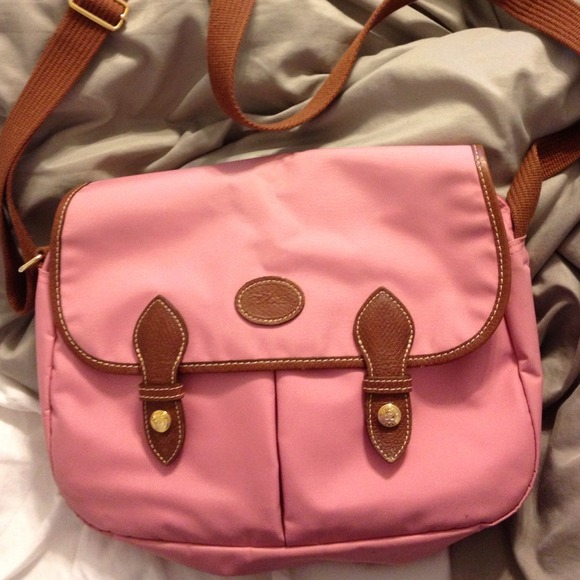 Longchamp pliage messenger in pink reserved