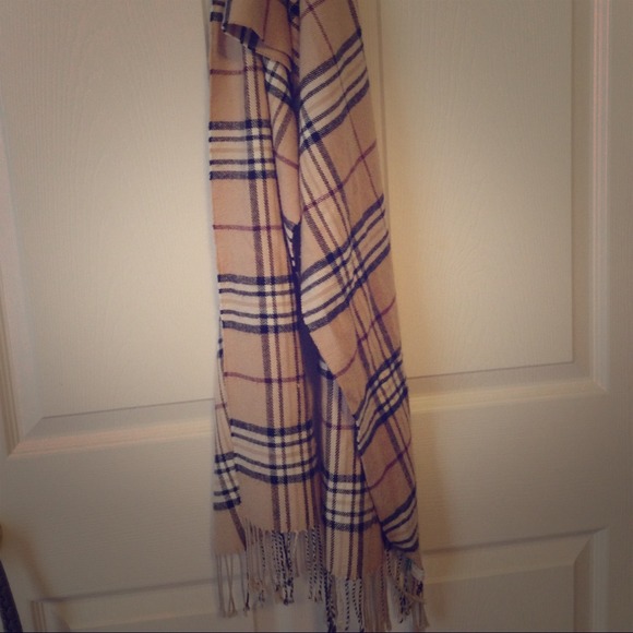 💌Sold💌Burberry like scarf