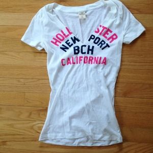 Hollister graphic tee
