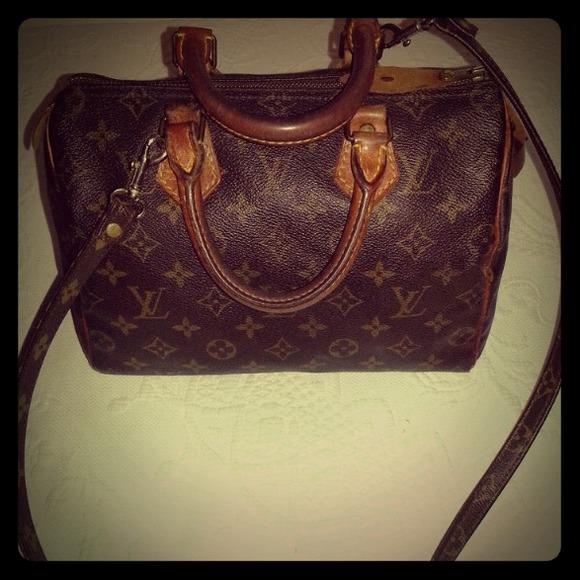 ⭐SOLD⭐AUTHENTIC LV SPEEDY 25