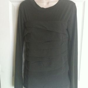 Venus top with cute detailing size small worn once