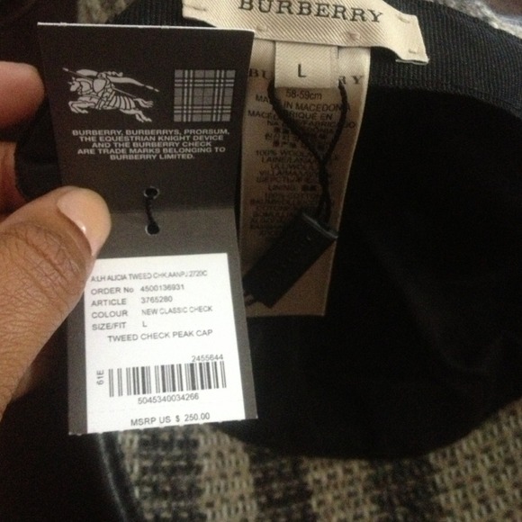 Burberry Tweed Peek Cap (paypal accepted) - Picture 2 of 4