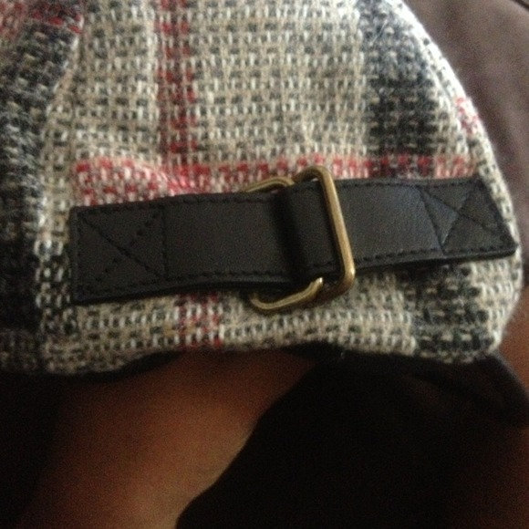Burberry Tweed Peek Cap (paypal accepted) - Picture 3 of 4