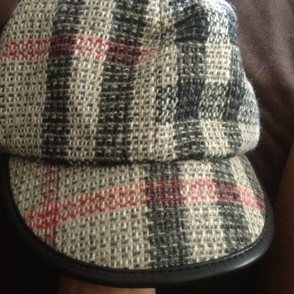 Burberry Tweed Peek Cap (paypal accepted) - Picture 4 of 4