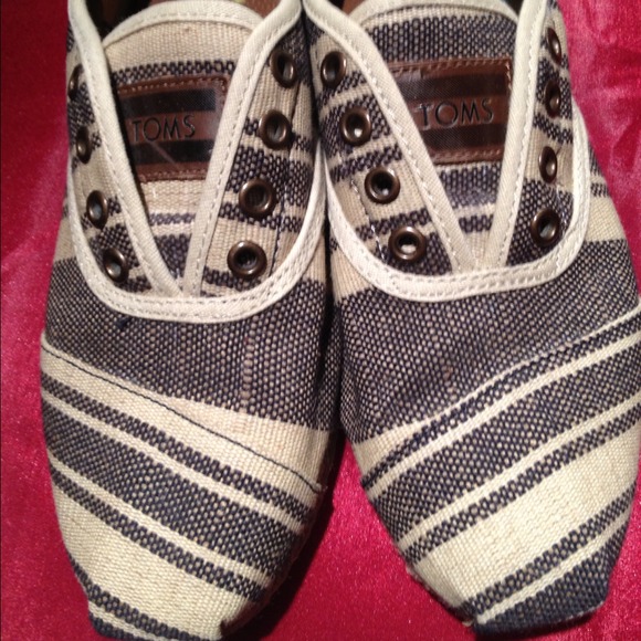 Awesome TOMS safari looking shoes!  REDUCED!