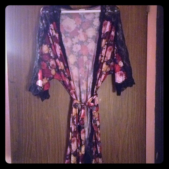 Flowers lace robe one size so pretty🌺