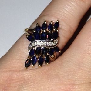 🎄Super Sale🎄 Vintage Diamond & Sapphire Ring
