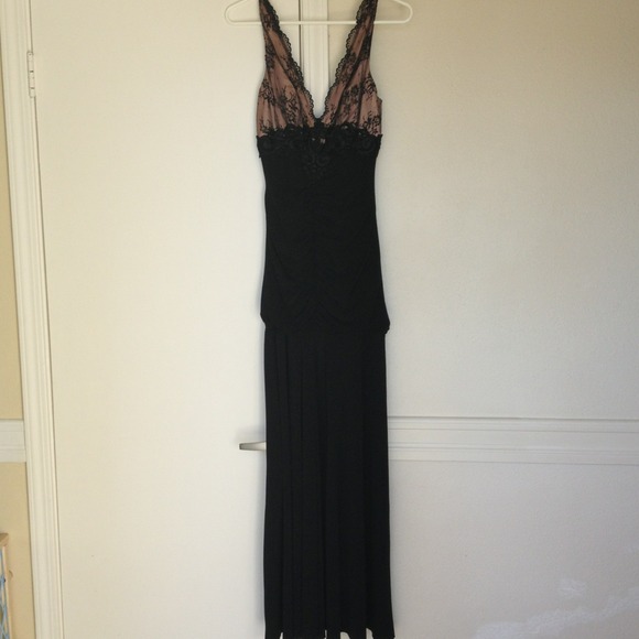 Scott McClintock evening gown size 6 but fits 2-6 - Picture 2 of 4