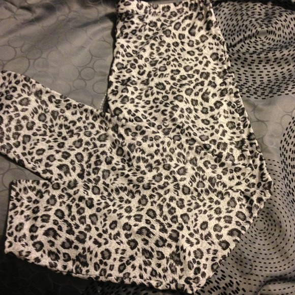 🌀SOLD🌀Animal print leggings