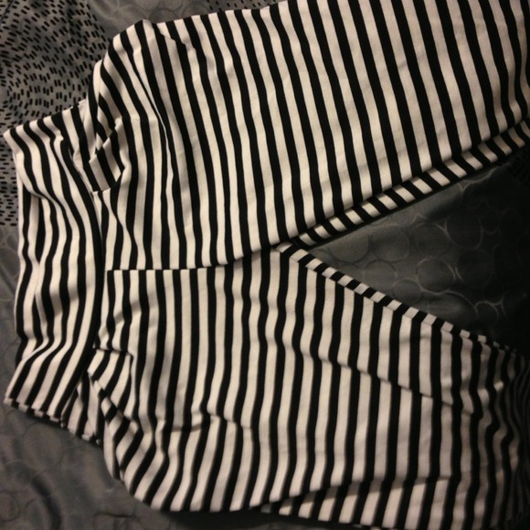 🌀SOLD🌀❗Reduced 1x❗Black and white pants