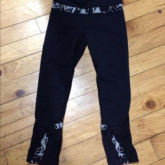 ♦SOLD♦$55 Lululemon Crop