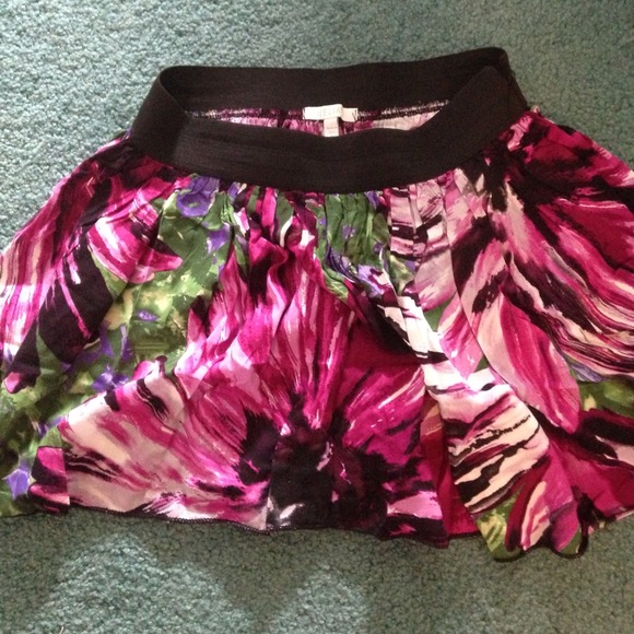 Adorable Delia's floral skirt