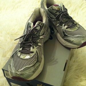 ⚠Trade with hollywood1318🚧Asics 8.5⚠