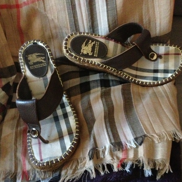 Burberry raffia wedge