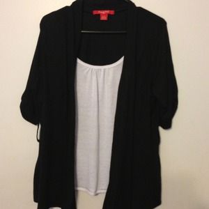 🌀SOLD🌀BundledBlack and white top