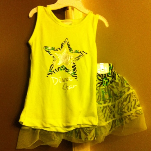 Outfit - Picture 2 of 3