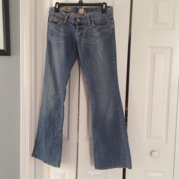 SOLD 👖 Lucky Brand Jeans