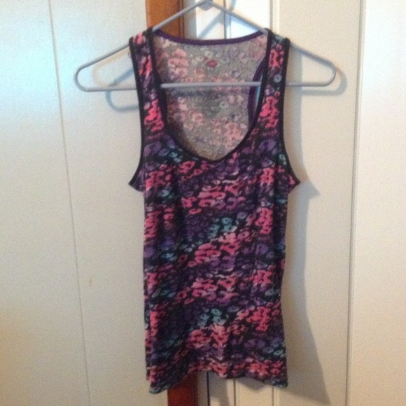 💖 3 Miley Max Tank Tops💖 - Picture 3 of 4