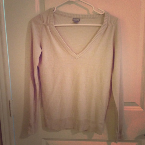 Delia Long sleeve V neck