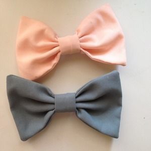 American Apparel bow hair clips