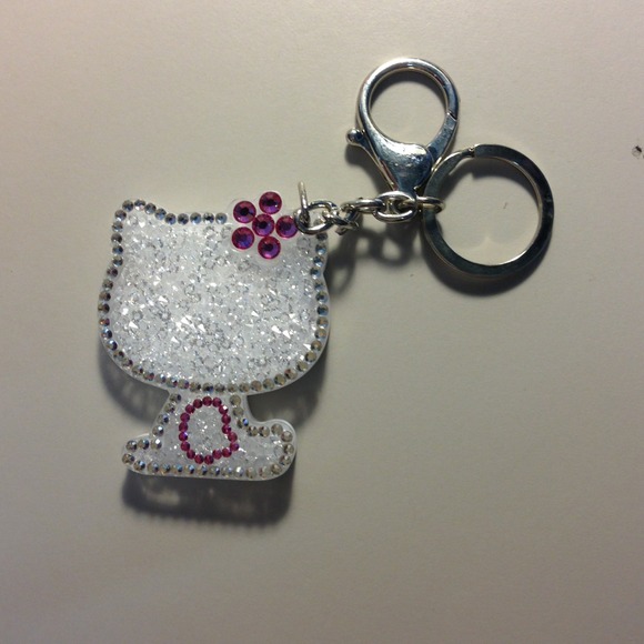 Hello Kitty Key Chain - Full of CZ Crystal - Picture 1 of 4