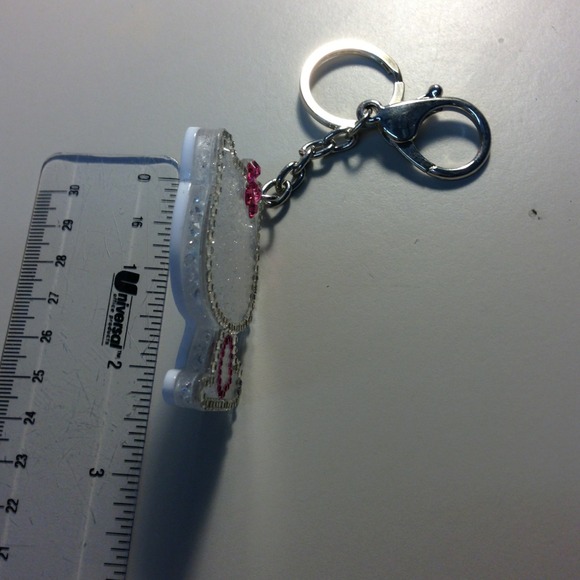 Hello Kitty Key Chain - Full of CZ Crystal - Picture 4 of 4