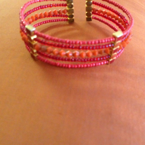 Beaded 5 strand multi color orange & red bracelet - Picture 2 of 4