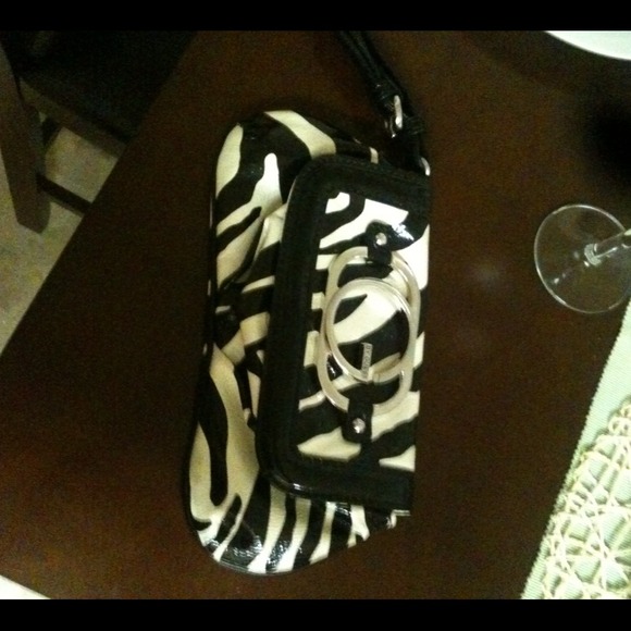 Guess Handbags - 🚫SOLD🚫 @ohmothefluke Zebra handbag
