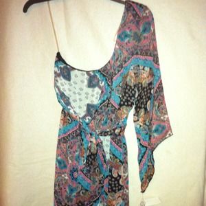 SOLD!!! shoulder boutique dress, XL, nwt!