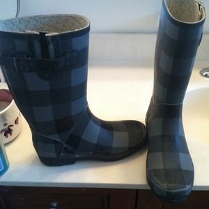 Black and grey Chooka rain boots