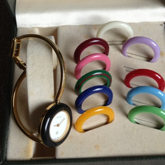 BEAUTIFUL VINTAGE AUTHENTIC GUCCI WATCH....