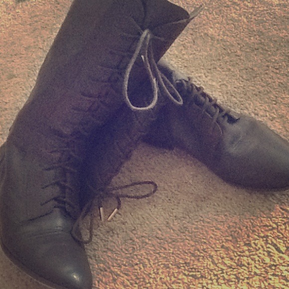 Brown PIlar Abril lace boots