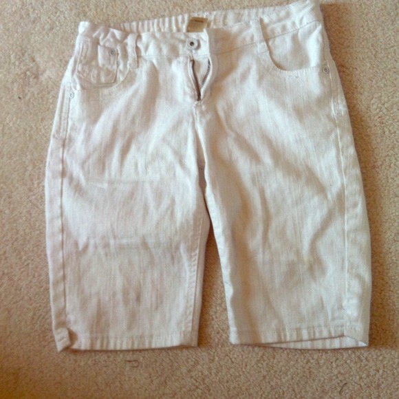 🚫🚫SOLD🚫🚫Like new white pants
