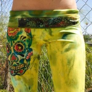 Skully Roo Yoga Pant