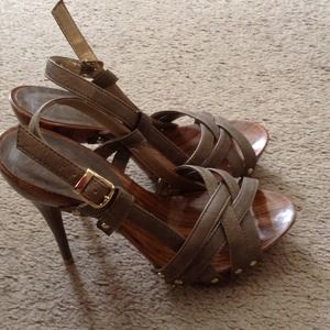 Brown lady shoe
