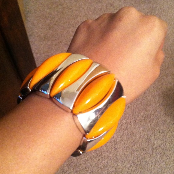 Orange bracelet - Picture 2 of 2